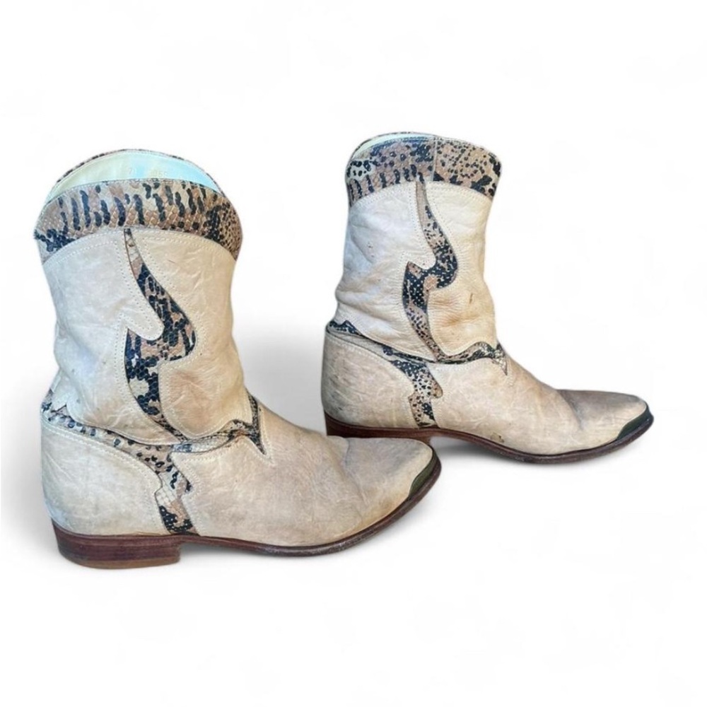 Vintage Cream and Black Leather Western Boots